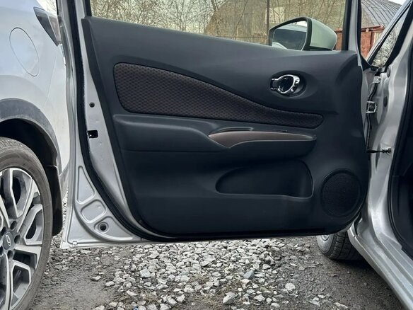 2016 Nissan Note II Рестайлинг, серебристый, 1200000 рублей - вид 11
