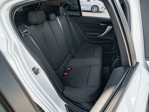 2015 BMW 1 серии 118i II (F20/F21) Рестайлинг, белый - вид 6