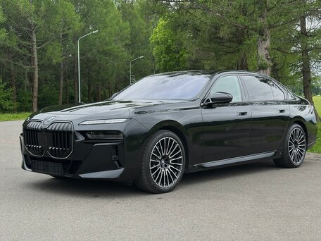 2025 BMW 7 серии 740d xDrive VII (G70), чёрный, 15700000 рублей, вид 5