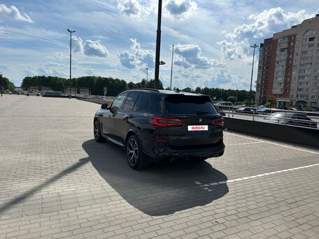 2019 BMW X5 30d IV (G05/G18), чёрный, 6000000 рублей, вид 4