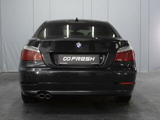 2009 BMW 5 серии 525xi V (E60/E61) Рестайлинг, чёрный, 1420000 рублей, вид 4