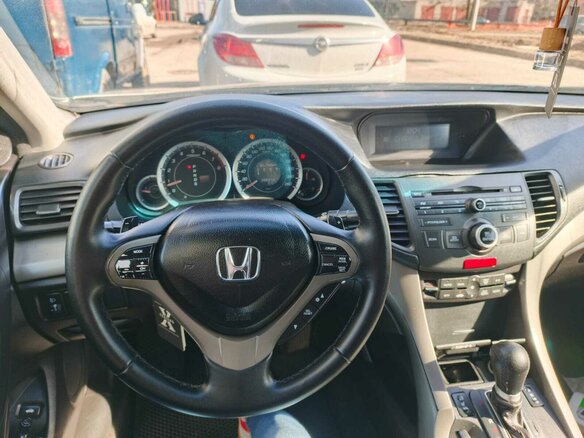 2008 Honda Accord VIII, серебристый, 650000 рублей - вид 5