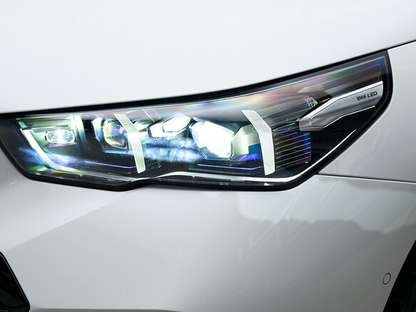 2025 BMW 5 серии 530i xDrive VIII (G60/G61/G68), белый, 8600000 рублей - вид 13