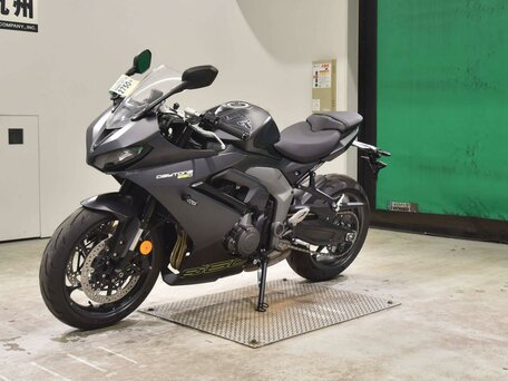 2024 Triumph Daytona 660, чёрный, 999000 рублей, вид 4