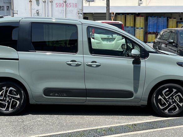 2023 Toyota Sienta III, зелёный - вид 6