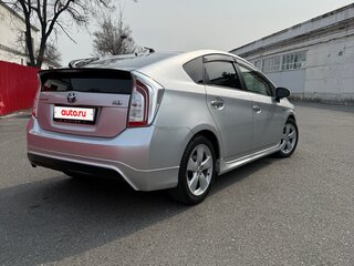 2014 Toyota Prius III Рестайлинг (XW30), серебристый, 1100000 рублей, вид 4