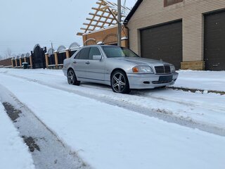 1999 Mercedes-Benz C-Класс 180 I (W202) Рестайлинг, серебристый, 685000 рублей, вид 4
