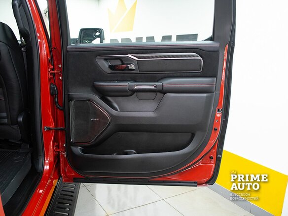 2025 Ram 1500 RHO V Рестайлинг, красный - вид 19