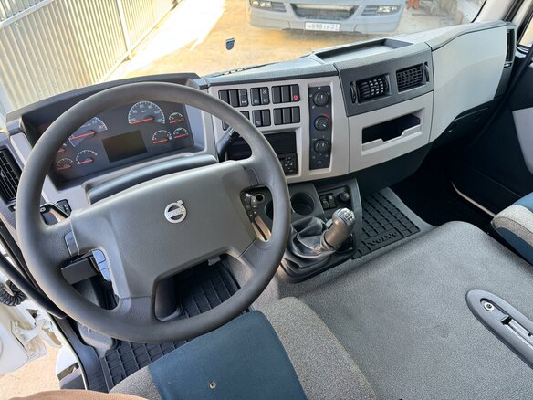 2014 Volvo FL, белый, 4000000 рублей - вид 24
