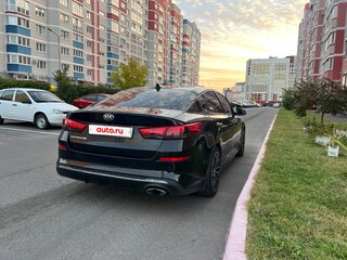 2019 Kia Optima IV Рестайлинг, чёрный, 2000000 рублей, вид 4