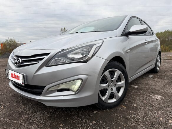 2014 Hyundai Solaris I, серебристый, 750000 рублей