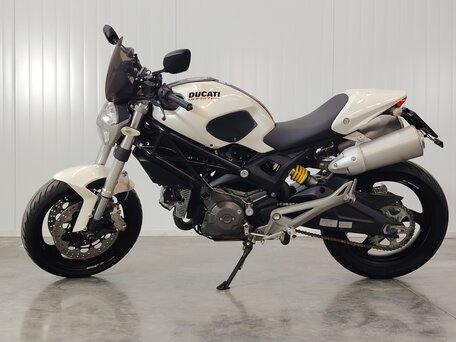 2008 Ducati Monster 696, белый, 379000 рублей, вид 5