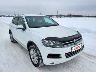 2014 Volkswagen Touareg II, белый, 2495000 рублей, вид 1