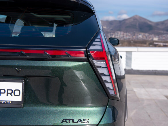 2025 Geely Atlas II, зелёный, 3970990 рублей - вид 32
