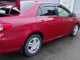 2011 Toyota Corolla X (E140, E150) Рестайлинг, красный, 850000 рублей, вид 3