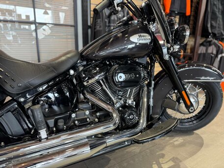 2021 Harley-Davidson Heritage, серый, 3500000 рублей, вид 3
