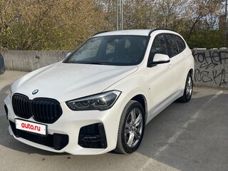 2020 BMW X1 20i xDrive II (F48) Рестайлинг, белый, 3550000 рублей, вид 2