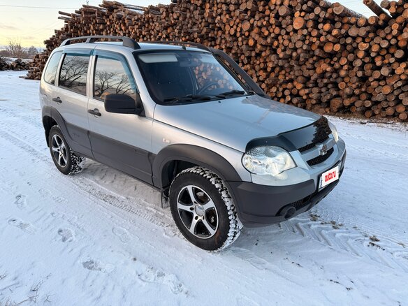 2014 Chevrolet Niva I Рестайлинг, серебристый, 550000 рублей - вид 2