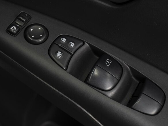 2018 Nissan Serena S-Hybrid V (C27), белый - вид 17