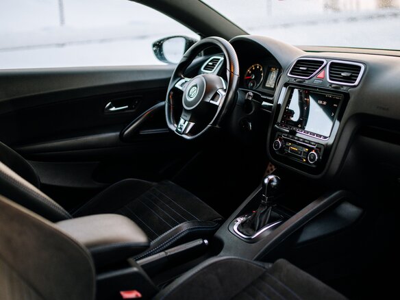 2010 Volkswagen Scirocco III, синий, 1440000 рублей - вид 9