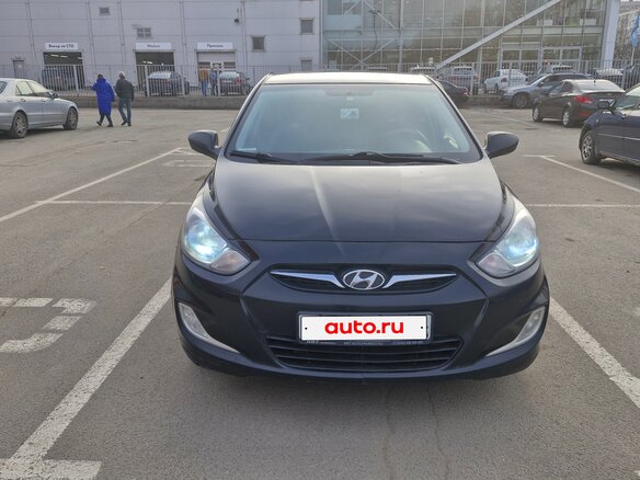 2012 Hyundai Solaris I, чёрный, 600000 рублей - вид 1