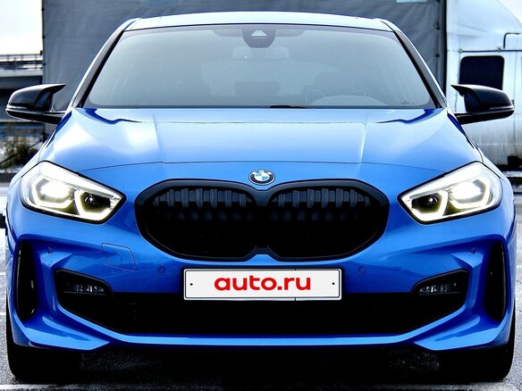 2020 BMW 1 серии 118d III (F40), синий, 3050000 рублей - вид 2