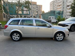 2009 Opel Astra H Рестайлинг, серебристый, 750000 рублей, вид 4
