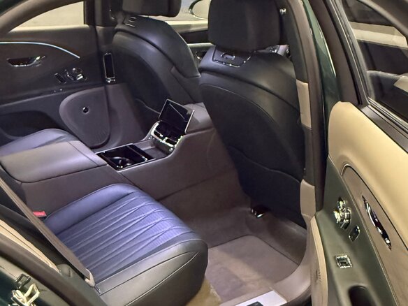 2021 Bentley Flying Spur III, зелёный, 23800000 рублей - вид 8