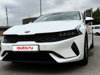 2021 Kia K5 III, белый, 2660000 рублей, вид 2