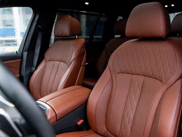 2024 BMW X7 40i I (G07) Рестайлинг, чёрный, 13890000 рублей - вид 11