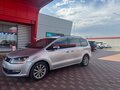 2010 Volkswagen Sharan II, серебристый, 1150000 рублей - вид 5