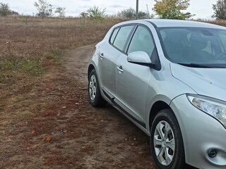 2011 Renault Megane III, серебристый, 800000 рублей, вид 4
