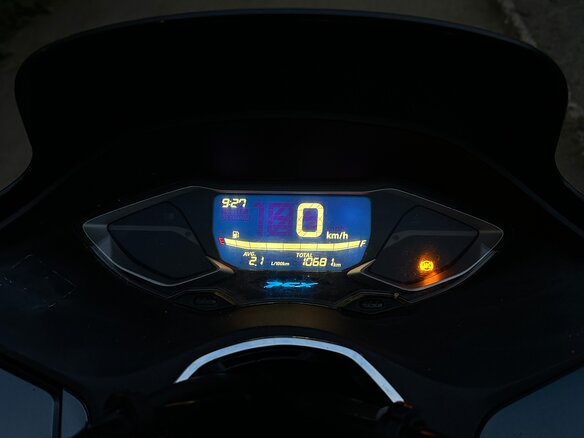 2021 Honda PCX 125, серый, 305000 рублей - вид 5