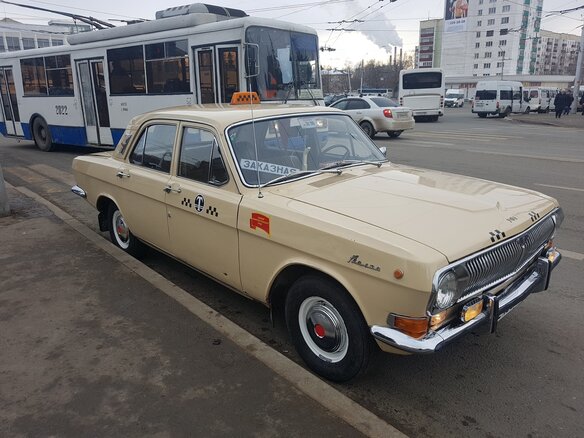 1981 ГАЗ 24 «Волга» 2401 I (24), бежевый, 2500000 рублей