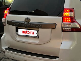 2015 Toyota Land Cruiser Prado 150 Series Рестайлинг 1, белый, 4299000 рублей, вид 4