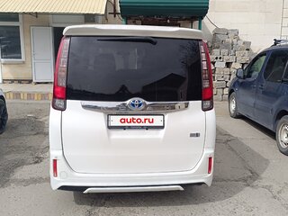 2014 Toyota Noah III (R80), белый, 1950000 рублей, вид 4