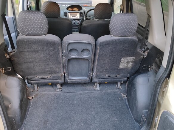 2002 Toyota FunCargo, серый, 380000 рублей - вид 11