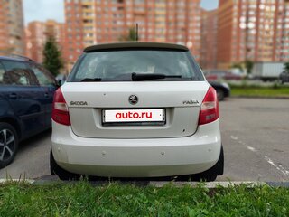 2013 Skoda Fabia II Рестайлинг, белый, 450000 рублей, вид 3