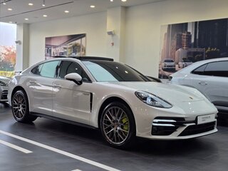 2021 Porsche Panamera 4 E-Hybrid II Рестайлинг, белый, 12399000 рублей, вид 1