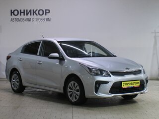 2020 Kia Rio IV, серебристый, 1399000 рублей, вид 3
