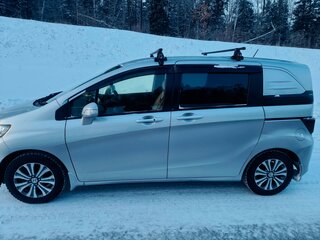 2012 Honda Freed Spike I Рестайлинг, серебристый, 900000 рублей, вид 3