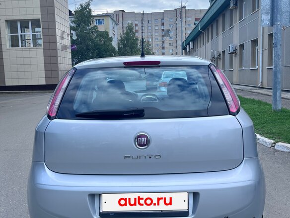 2012 Fiat Punto III Punto, серый, 750000 рублей - вид 4