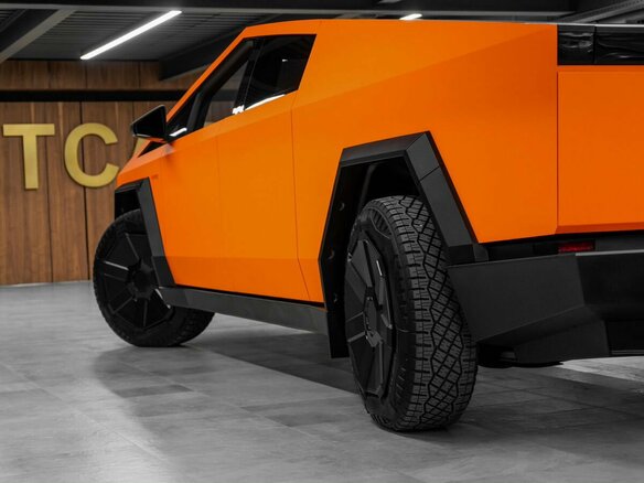 2024 Tesla Cybertruck Cyberbeast, оранжевый, 18500000 рублей - вид 13