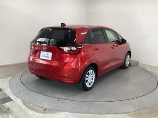 2022 Honda Fit IV Рестайлинг, красный, 1156004 рублей, вид 2
