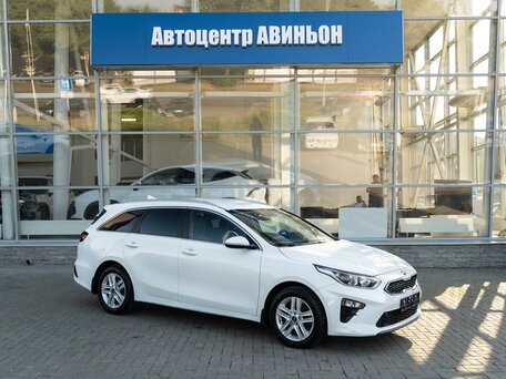 2019 Kia Ceed III, белый, 1599000 рублей, вид 3
