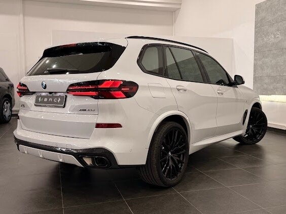 2025 BMW X5 40d IV (G05/G18) Рестайлинг, белый - вид 5