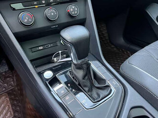 2023 Volkswagen Tiguan II Рестайлинг, серебристый, 2720999 рублей, вид 4