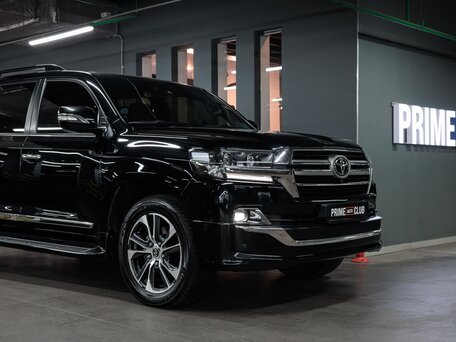 2020 Toyota Land Cruiser 200 Series Рестайлинг 2, чёрный, 9190000 рублей, вид 5