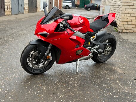 2018 Ducati Panigale V4, красный, 1600000 рублей, вид 1