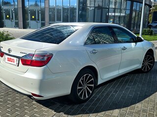 2016 Toyota Camry VII (XV50) Рестайлинг, белый, 1875000 рублей, вид 5